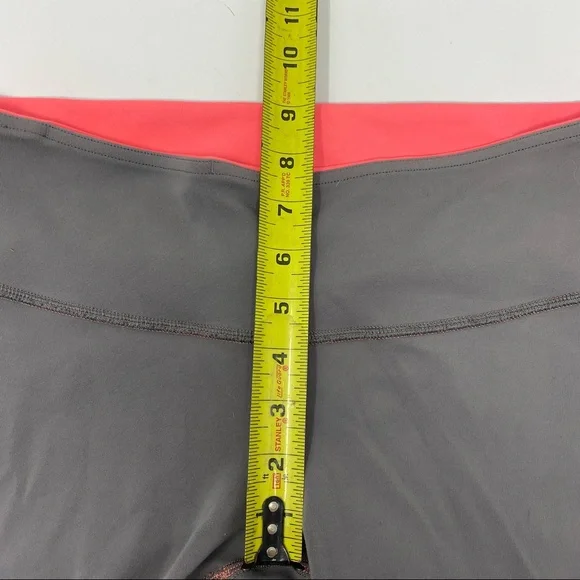 Lululemon Grey Reversible Wunder Under Leggings 10 - Picture 4 of 9